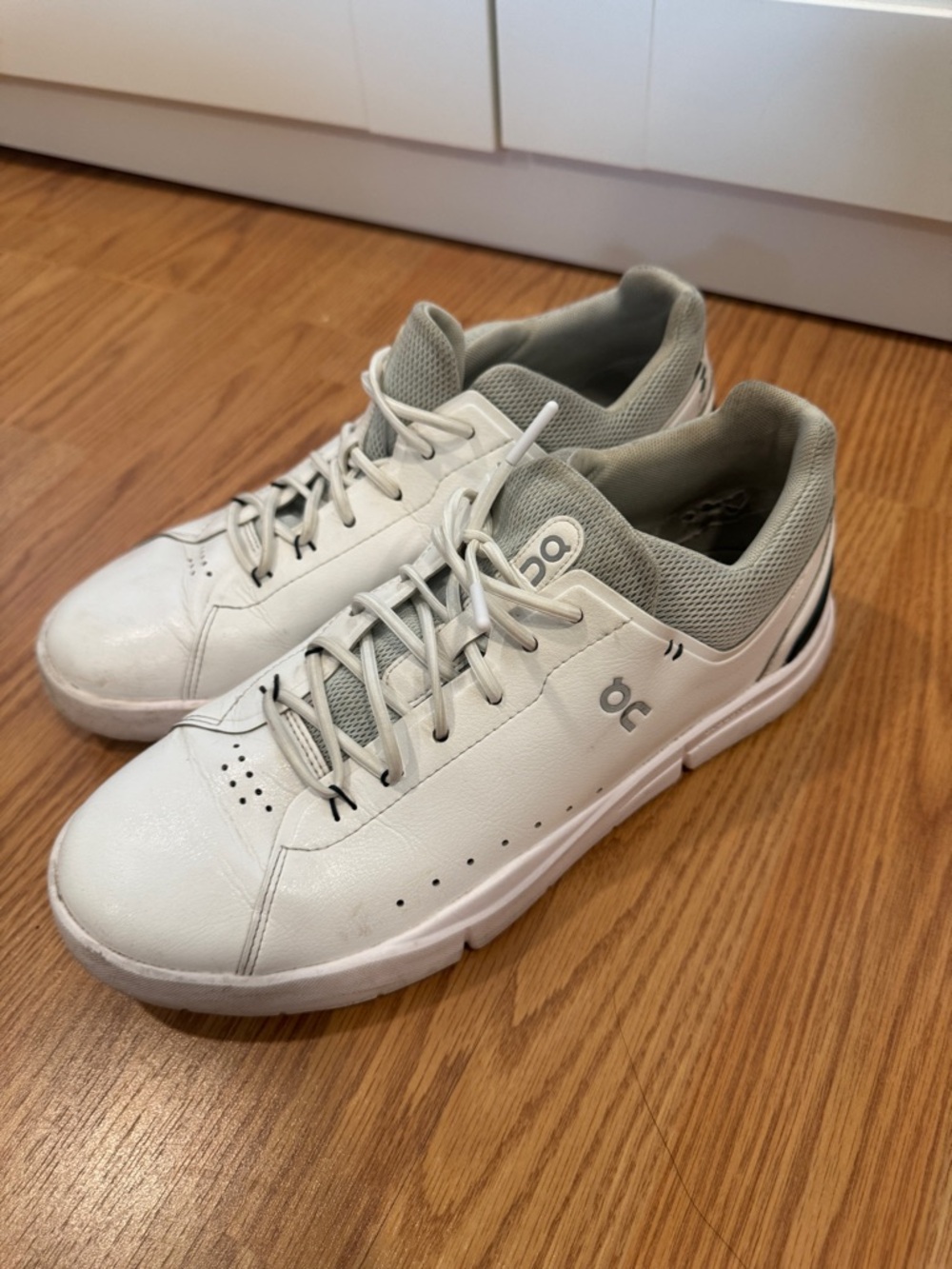 On Running Womens Roger White and Light Gray Low-Top Sneakers